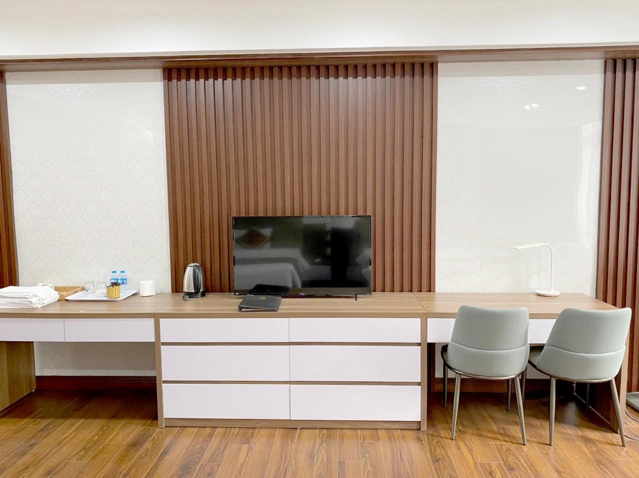 NguyẽN QuyèN Hotel ฮานอย ภายนอก รูปภาพ