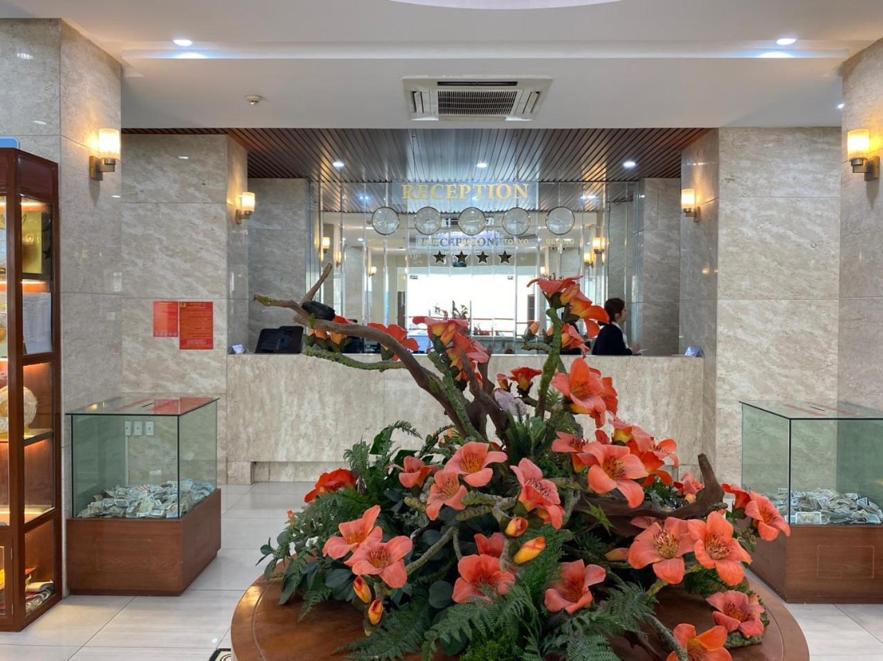 NguyẽN QuyèN Hotel ฮานอย ภายนอก รูปภาพ