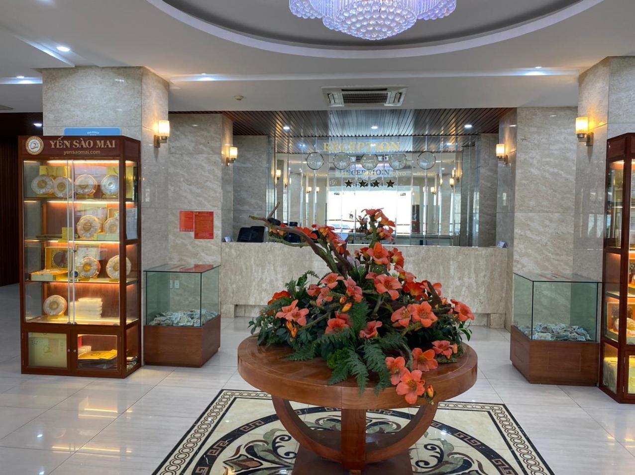 NguyẽN QuyèN Hotel ฮานอย ภายนอก รูปภาพ
