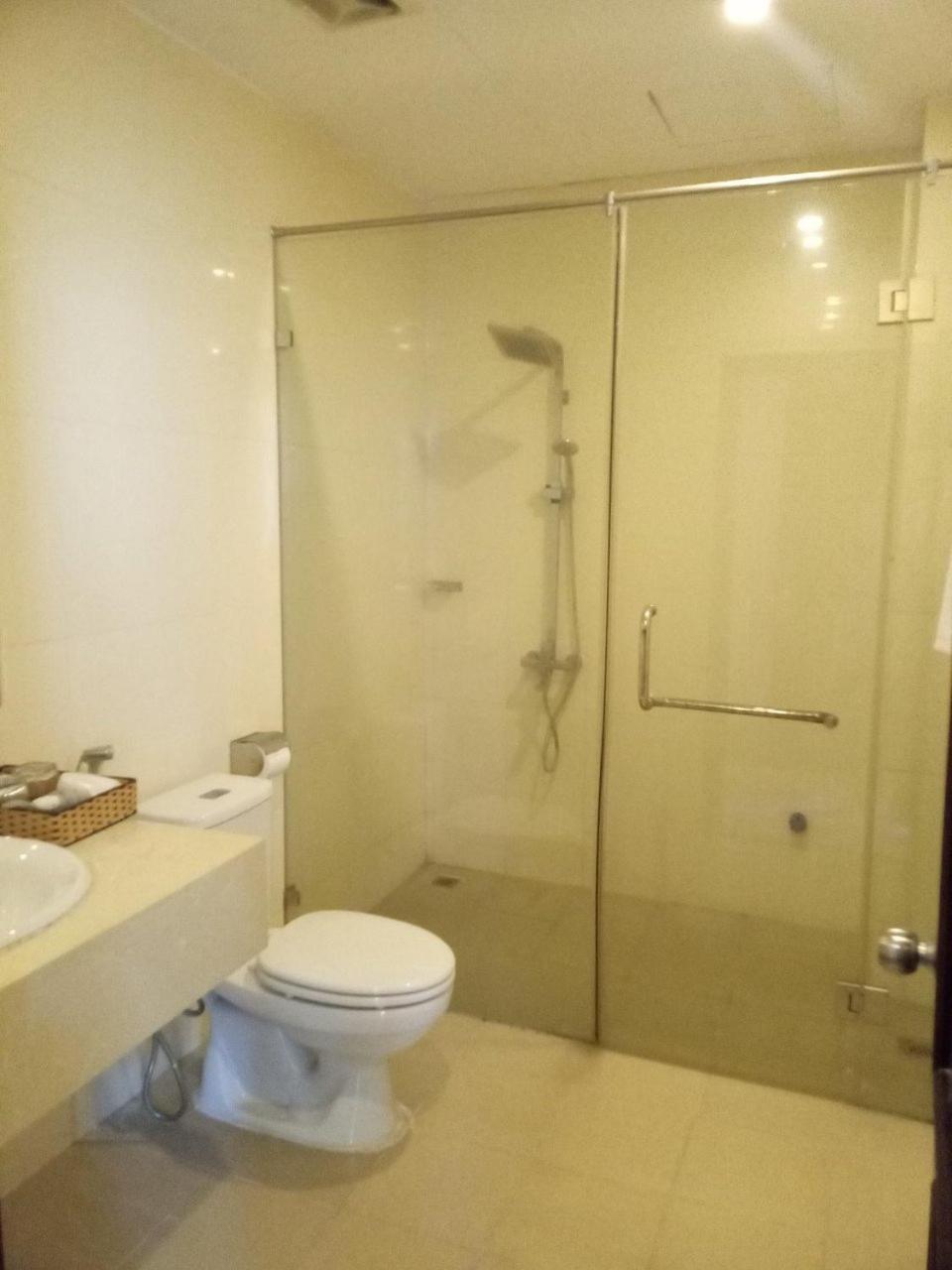 NguyẽN QuyèN Hotel ฮานอย ภายนอก รูปภาพ