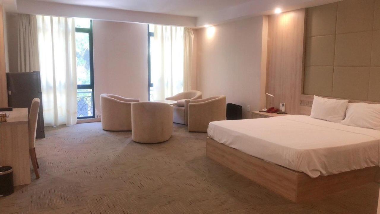 NguyẽN QuyèN Hotel ฮานอย ภายนอก รูปภาพ