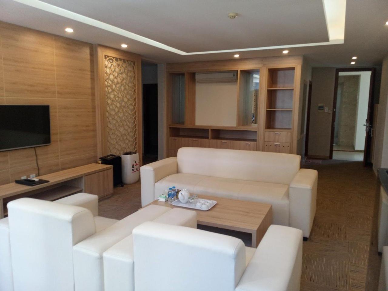 NguyẽN QuyèN Hotel ฮานอย ภายนอก รูปภาพ